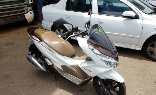 PCX 150 DLX
